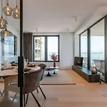 Huswell - Stunning With Breathtaking Views