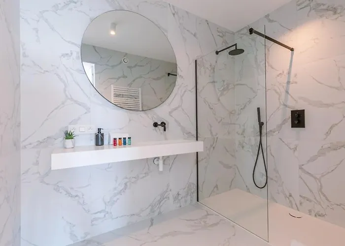 Huswell - Stunning With Breathtaking Views Apartment