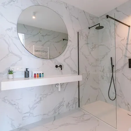 Huswell - Stunning With Breathtaking Views Apartman