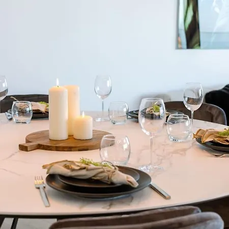 Huswell - Stunning With Breathtaking Views Apartman