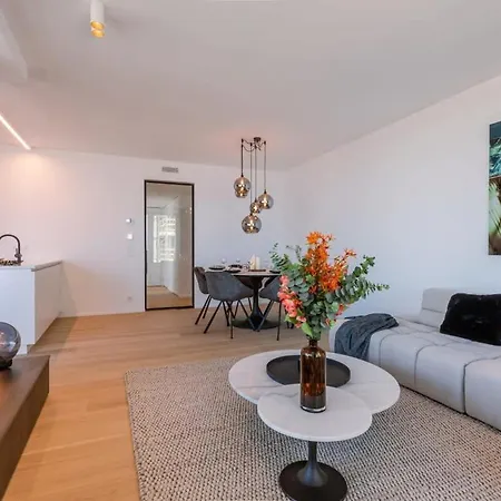 Huswell - Stunning With Breathtaking Views Apartman